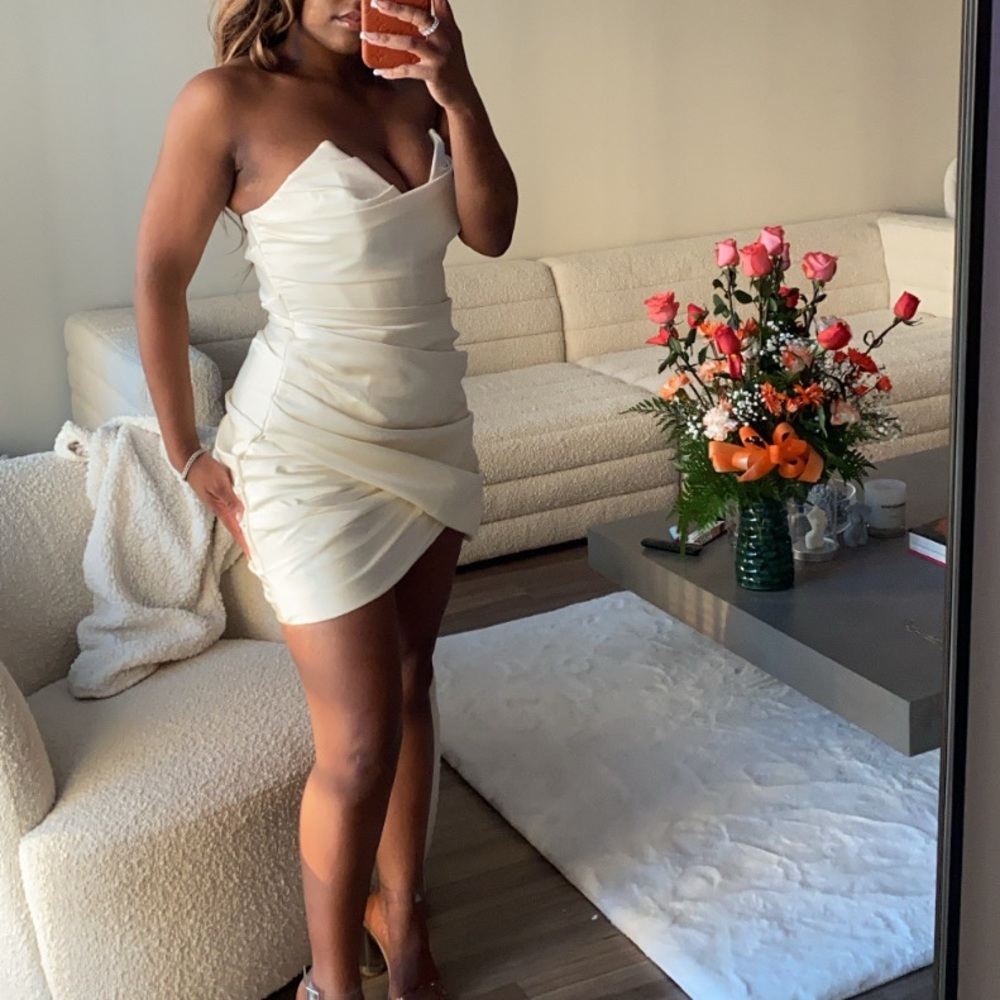 House of CB Sleeveless Sweetheart Dress